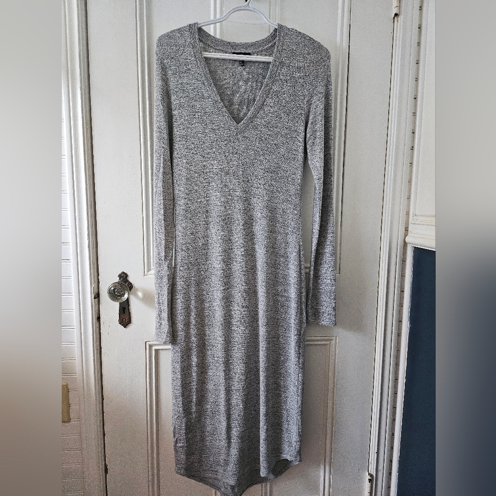 ARITZIA: Wilfred Free Grey Midi Dress